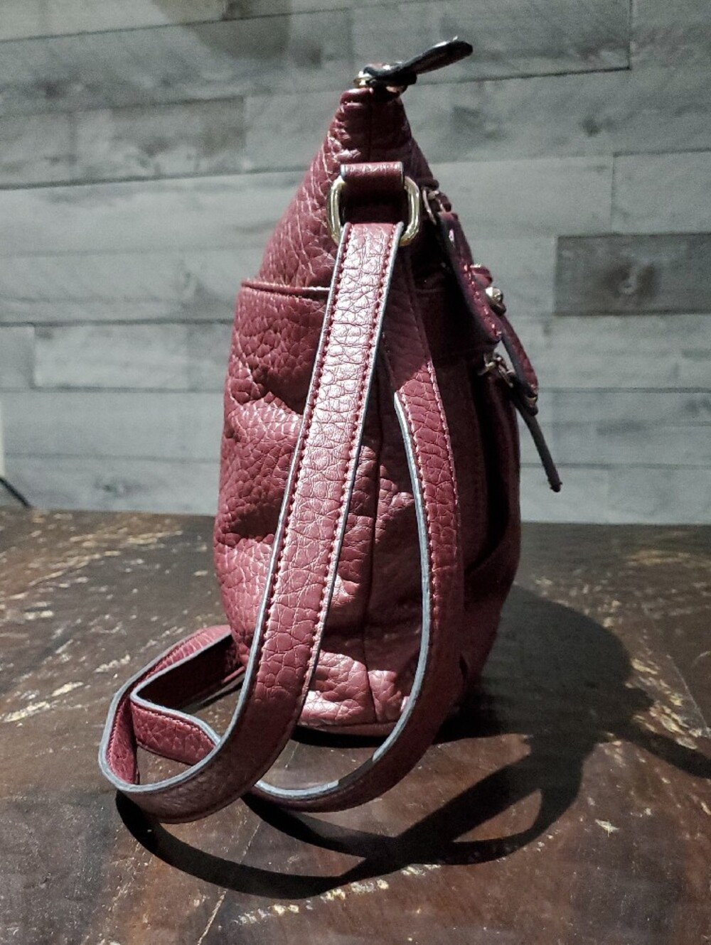 Giani Bernini Plum Textured Leather Crossbody with Logo Medallion Casual Vacay - Picture 7 of 14